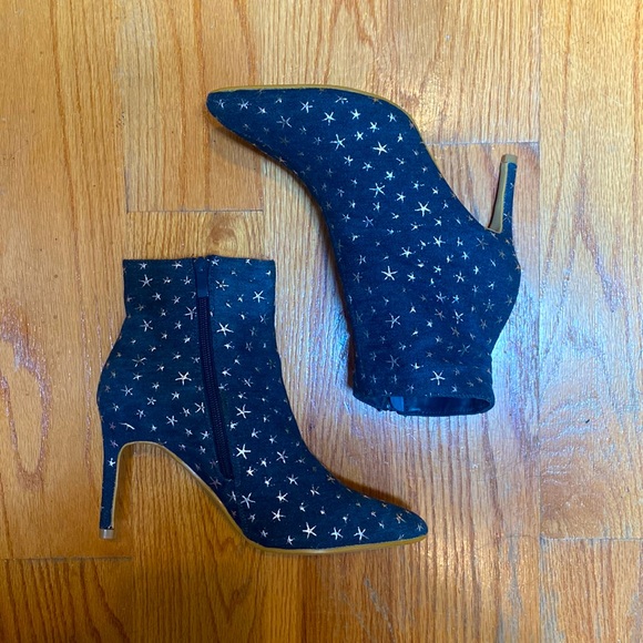 $10 CLEARANCE SALE - Lulus Khristyn Dark Blue Denim Star Print Stiletto Booties - Picture 4 of 14
